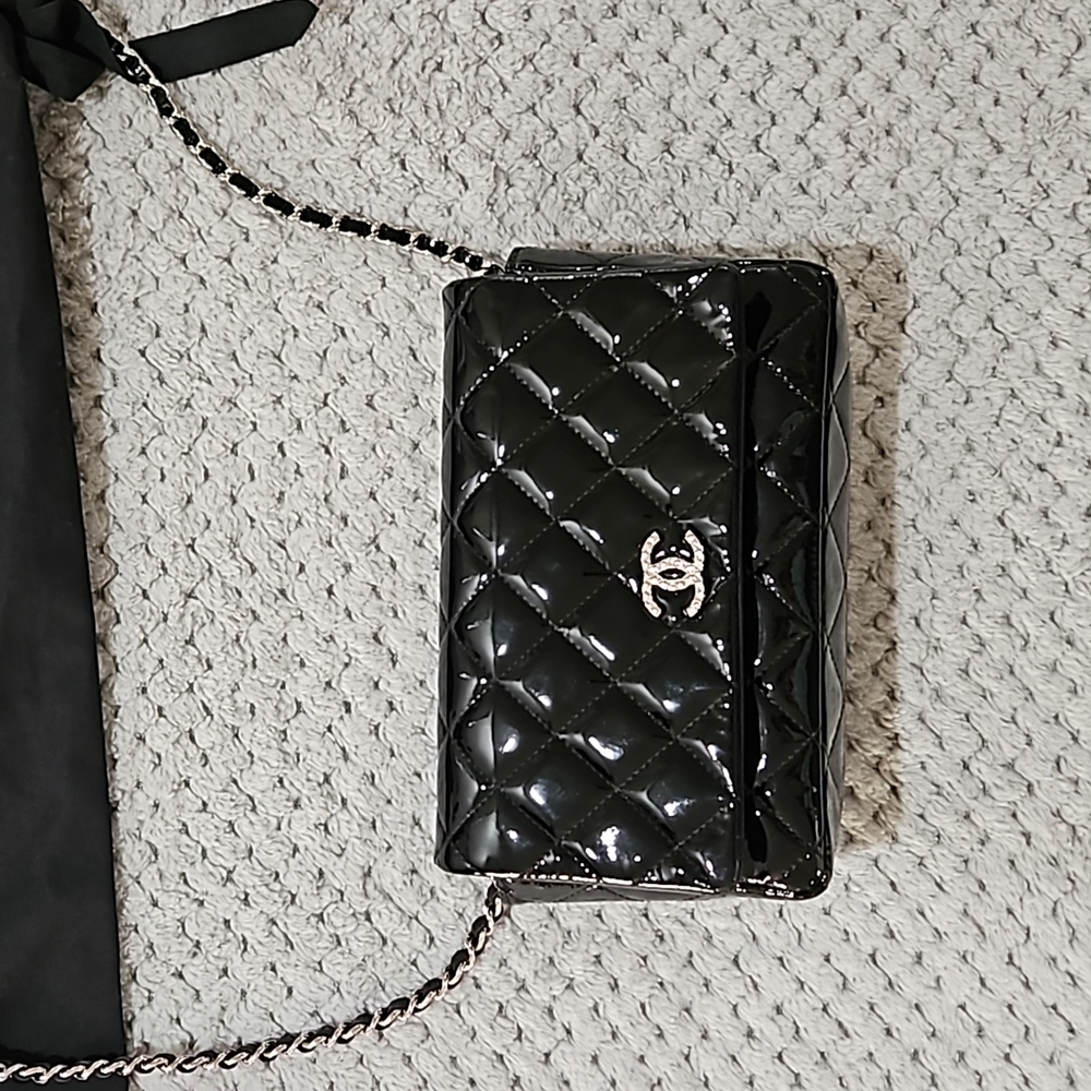 CHANEL Mini Flap Bag Brilliant Patent Calfskin Leather Wallet on Chain WOC - Picture 15 of 16